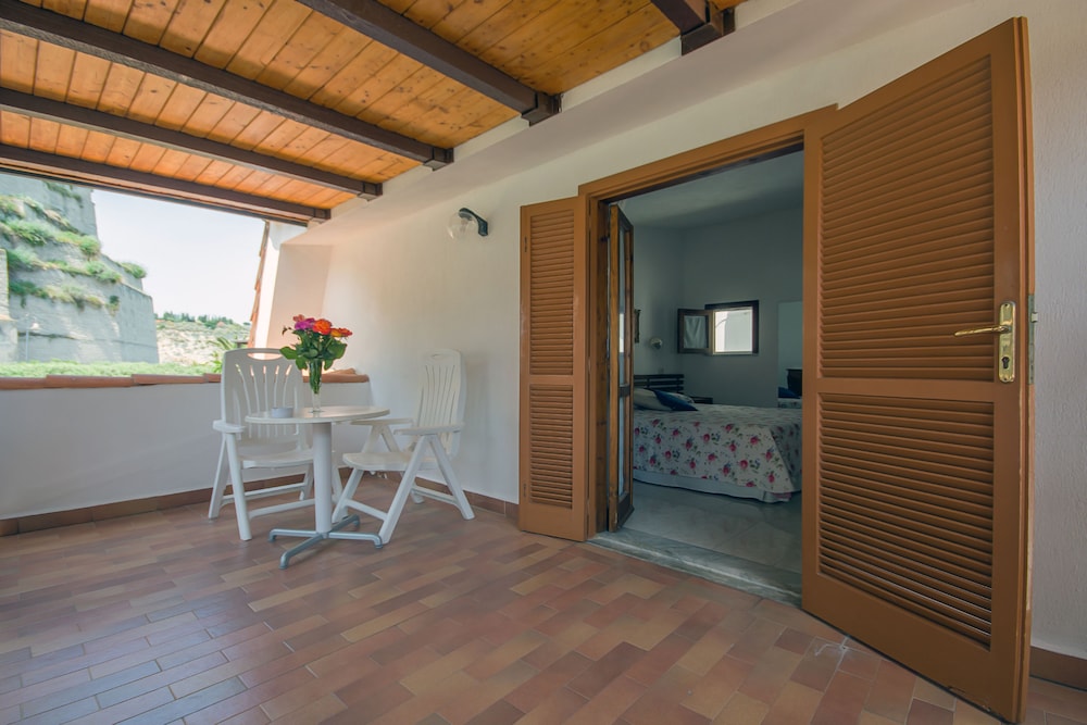 Le Roccette Mare Beach Hotel & Restaurant photo4
