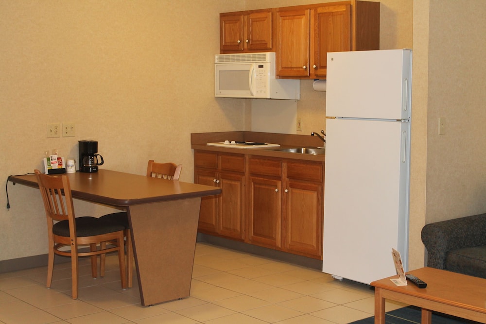 Days Inn & Suites By Wyndham Bridgeport - Clarksburg 20/42