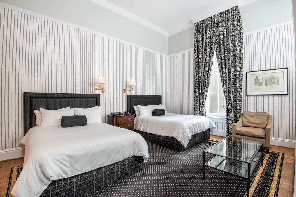 room, 2 queen beds