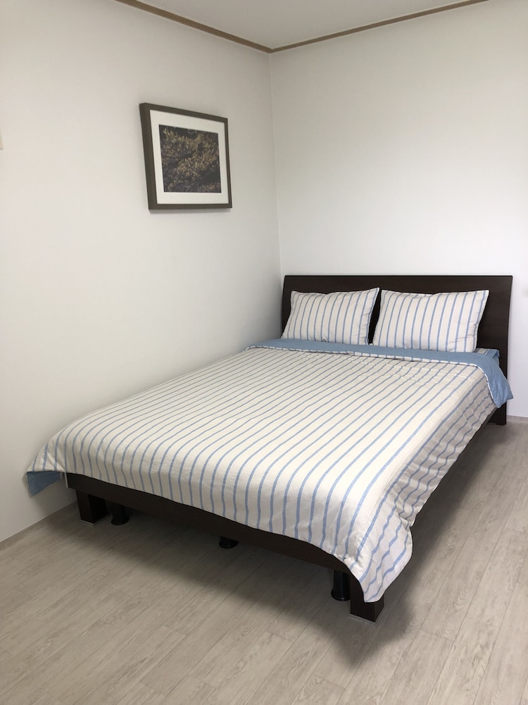 Izmir Pension 7/40