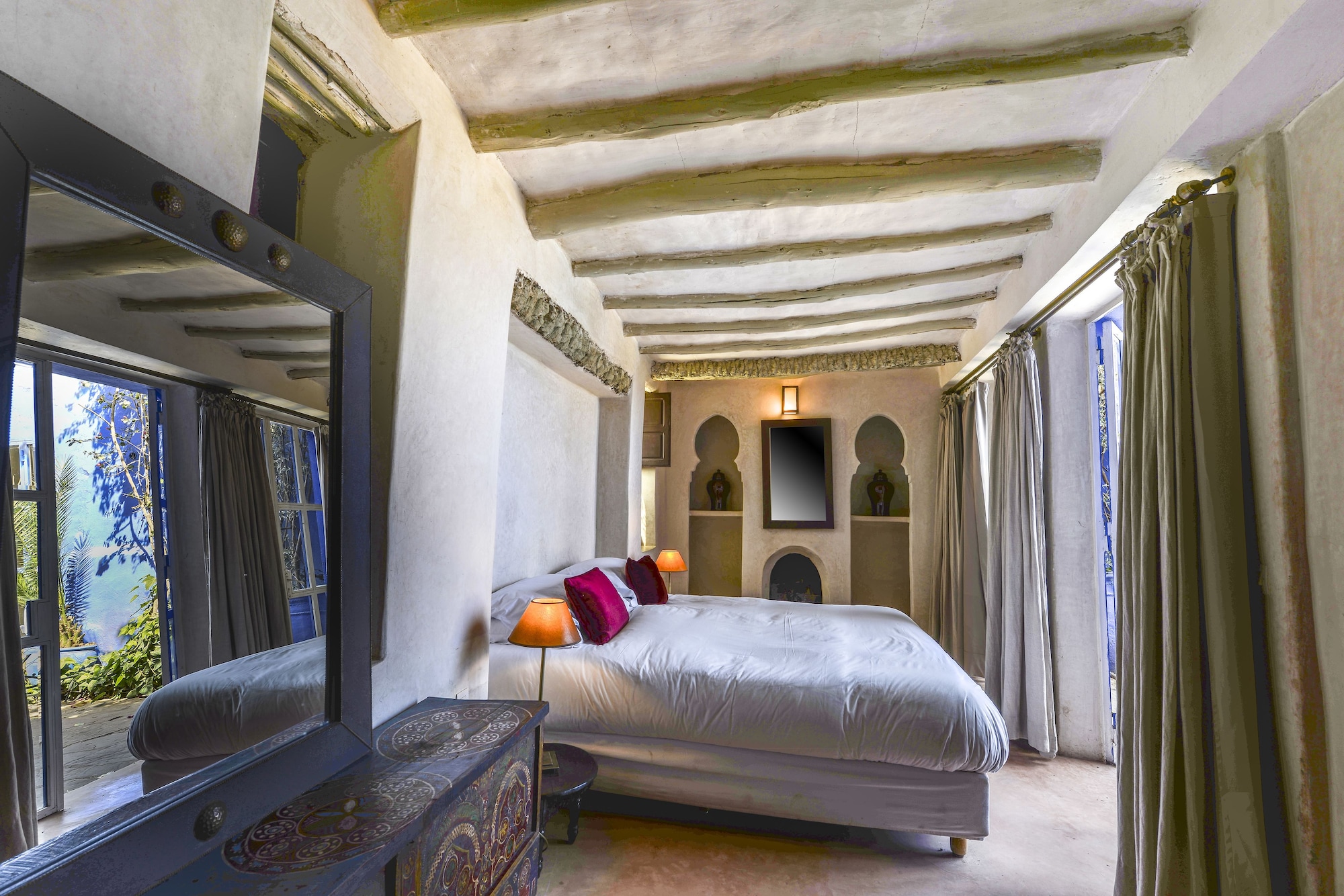 SUITE, KING BED, PRIVATE POOL