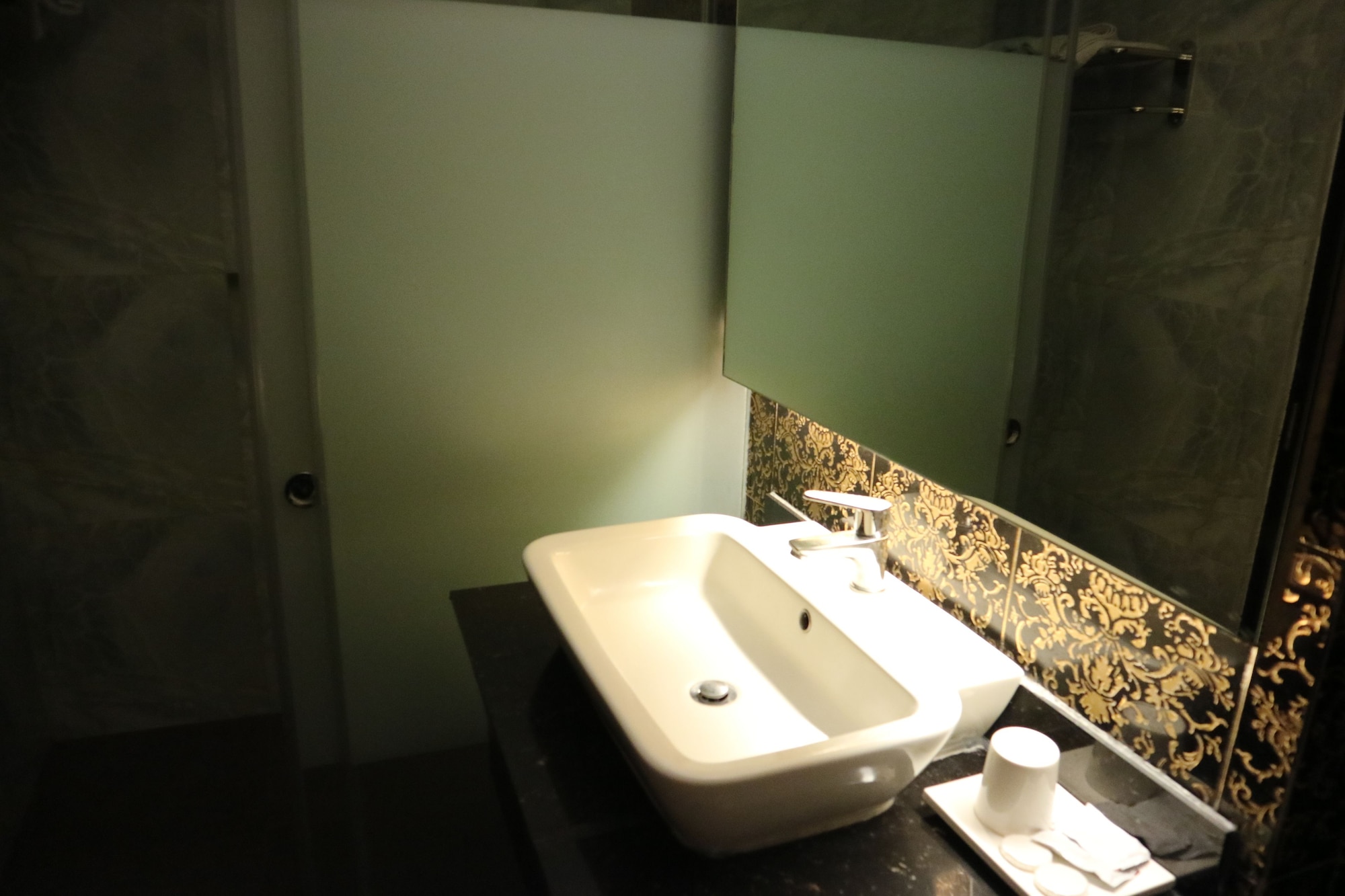 DELUXE, SUITE
