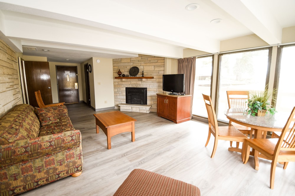 Fairway Inn and Suites Mishicot - Wi 32/50