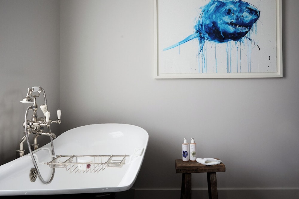 Artist Residence London 31/50