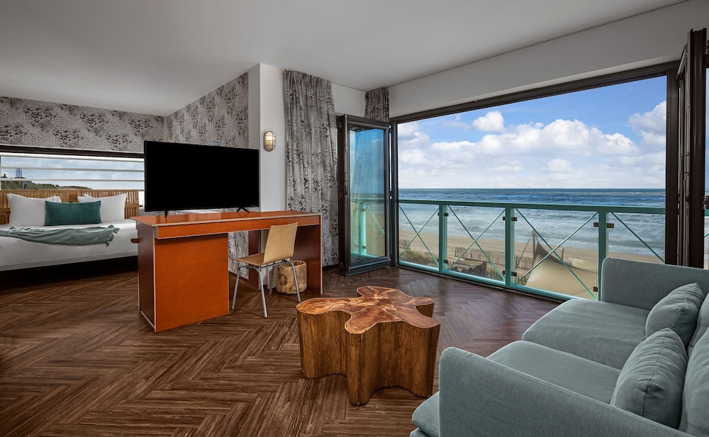Beachhouse Hotel 23/39