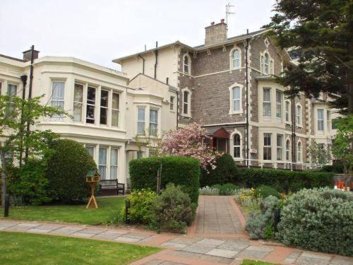 Lauriston Hotel 8/60