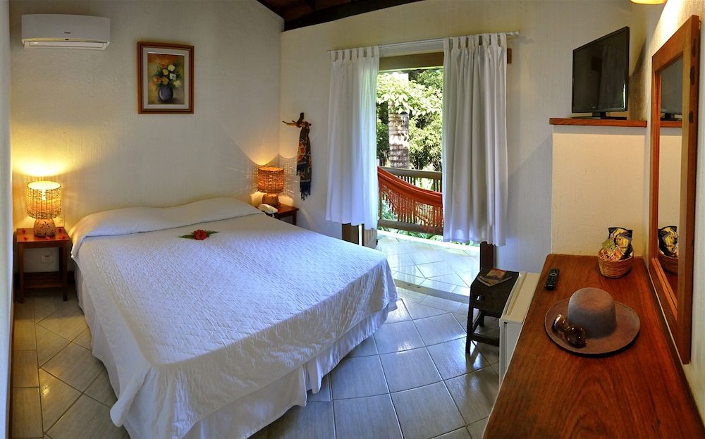 ROOM, DOUBLE OR TWIN BED