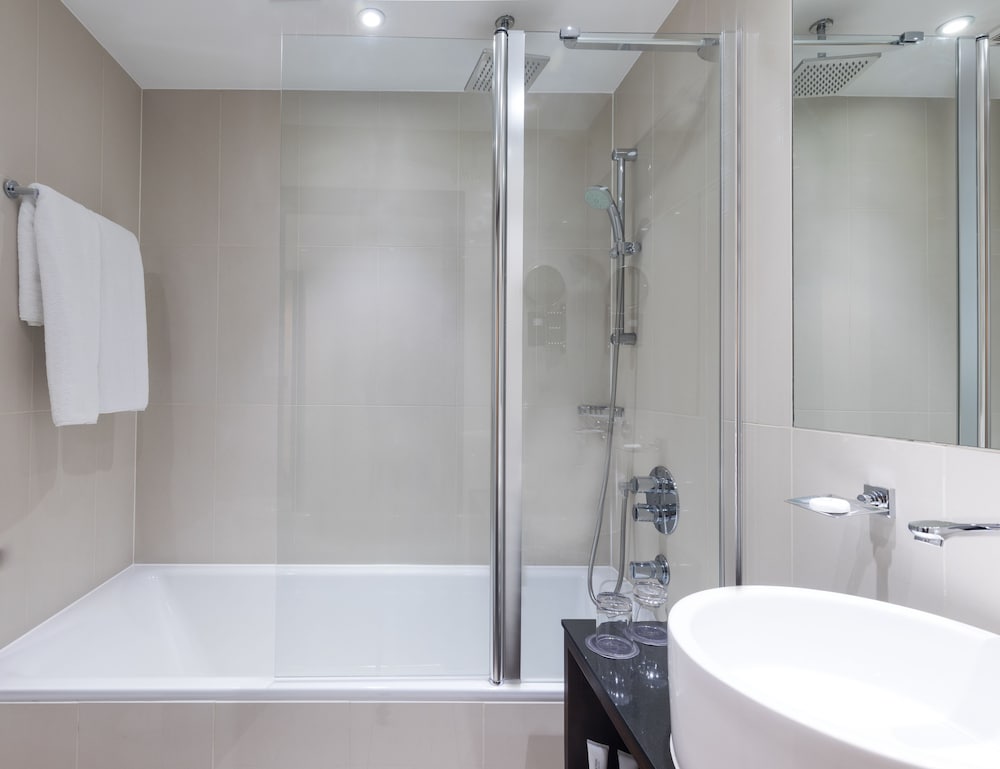 Park Grand London Heathrow 56/58