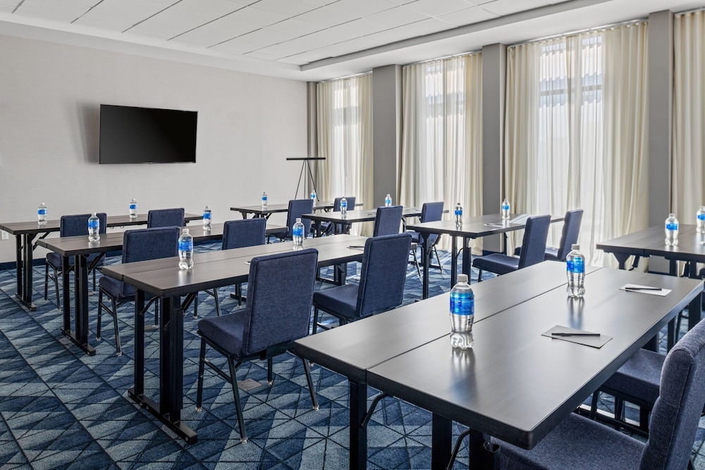 Courtyard by Marriott Modesto North 23/28