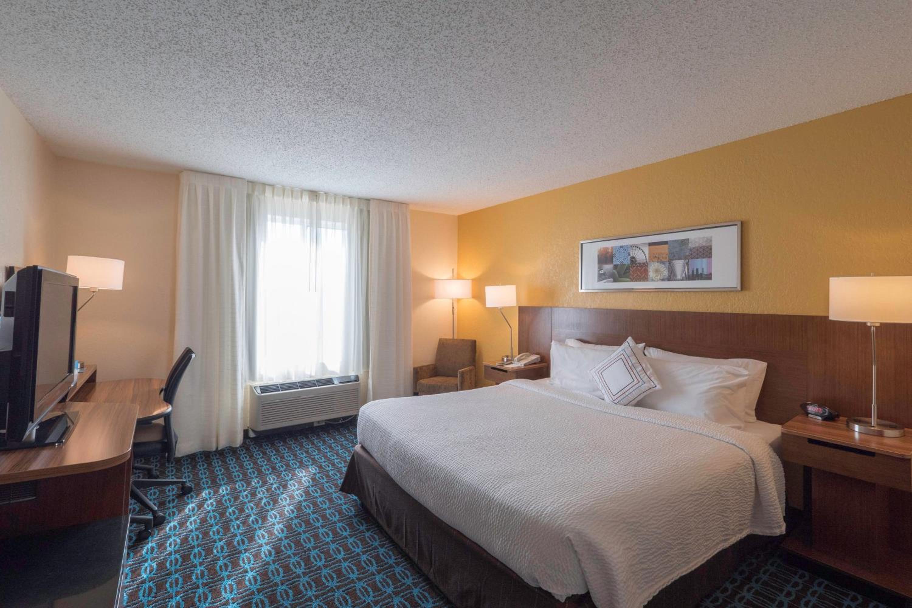 Specialty, King Bed, Bathtub