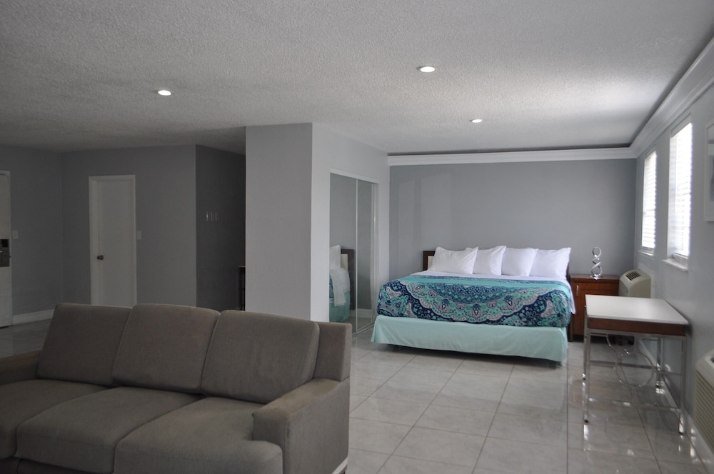 COMFORT, SUITE