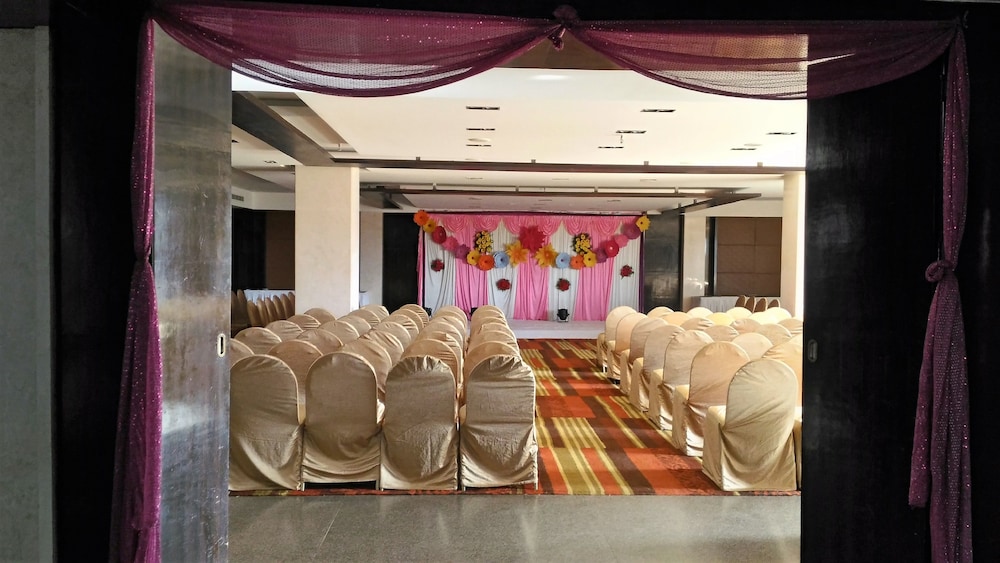 Hotel Taj Tristar 14/27