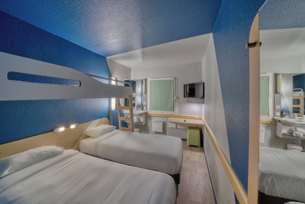 غرفة قياسية بسريرين منفصلين وسرير بطابقين، Ibis Budget Gennevilliers Asnieres 2/7