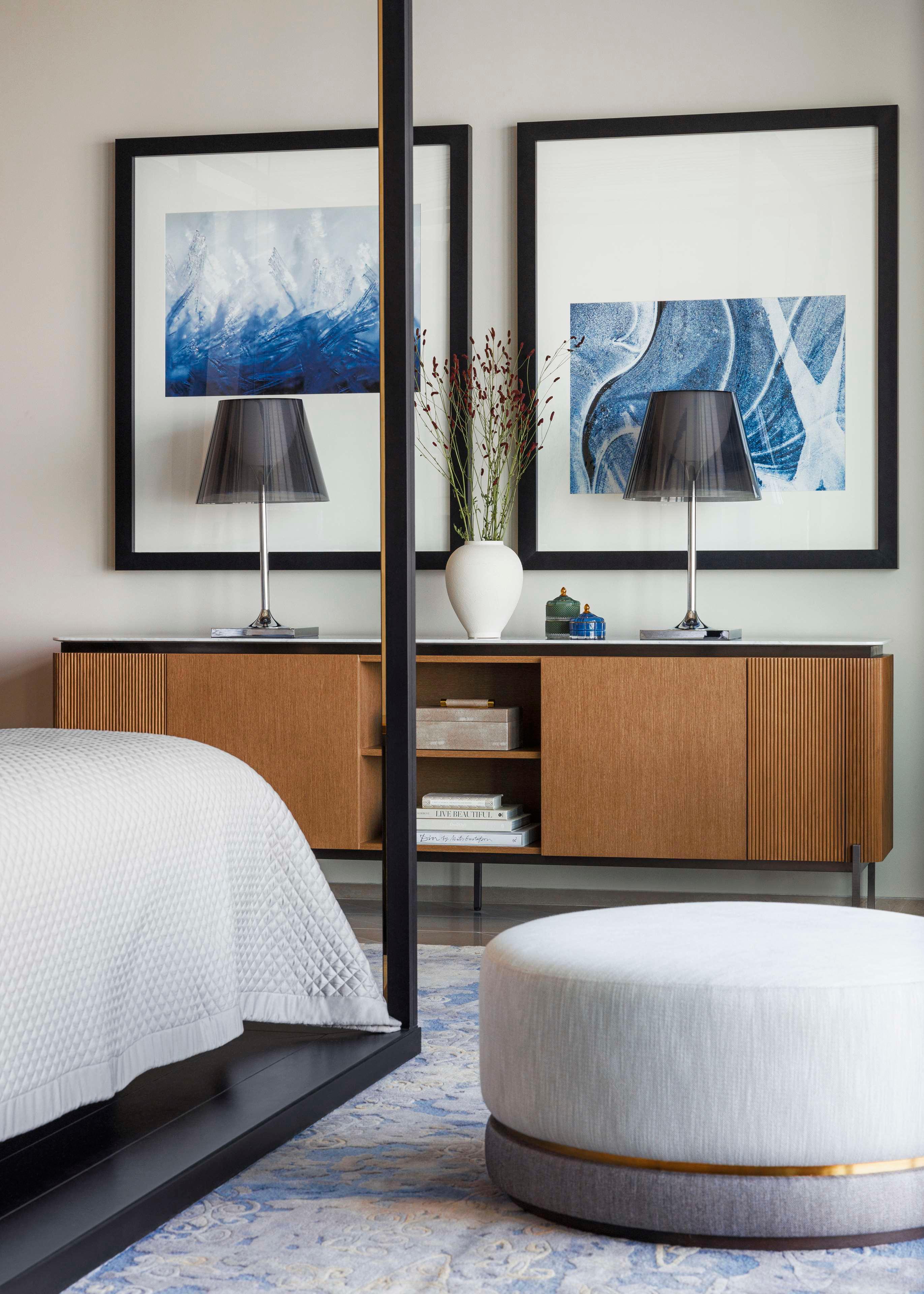 SKYLINE, SUITE