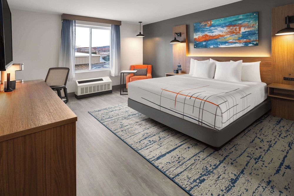 La Quinta Inn & Suites by Wyndham Williston Burlington 6/23