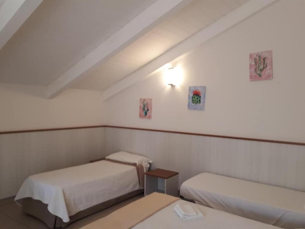 Inner, 8 Beds