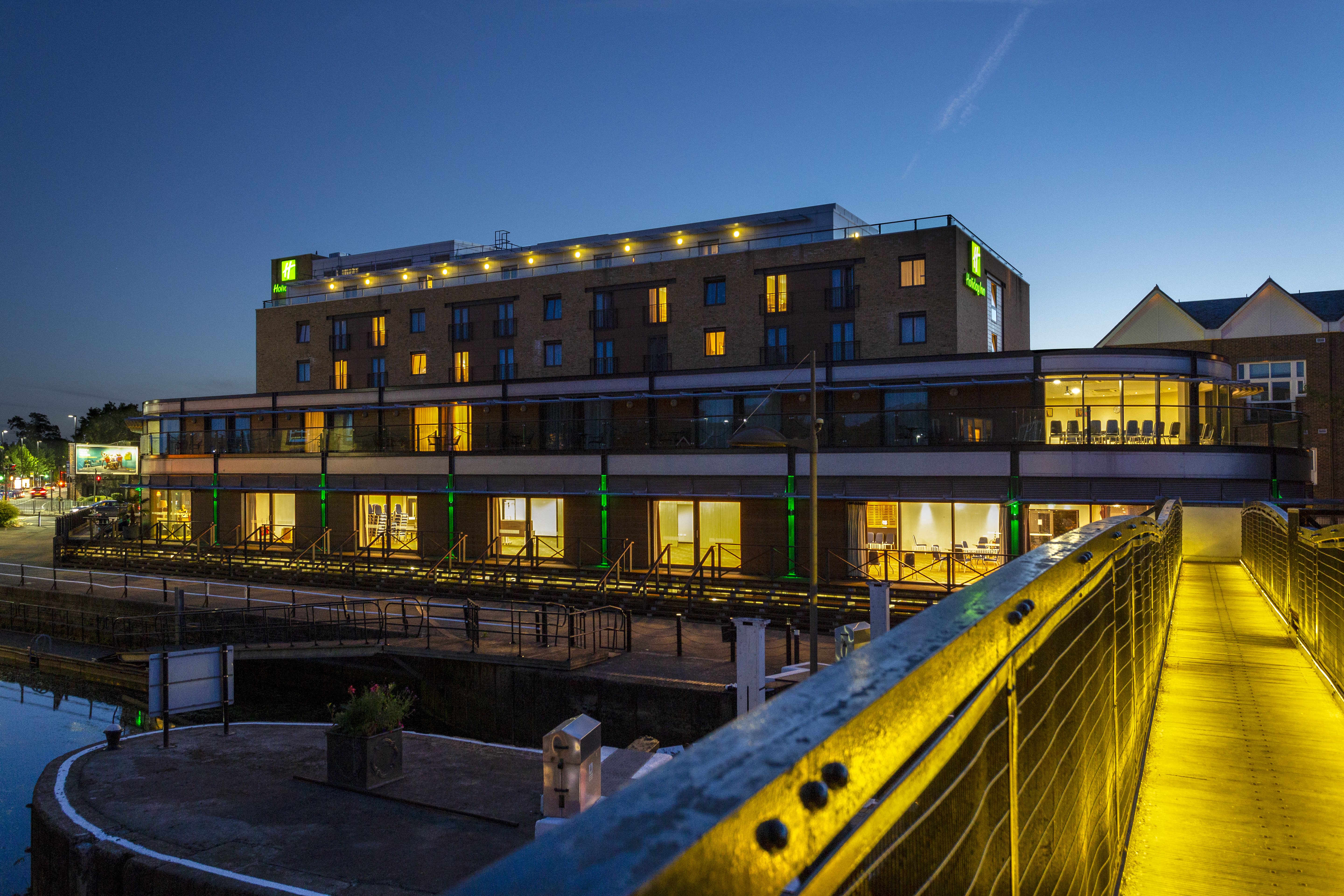 Holiday Inn London Brentford Lock 4/60