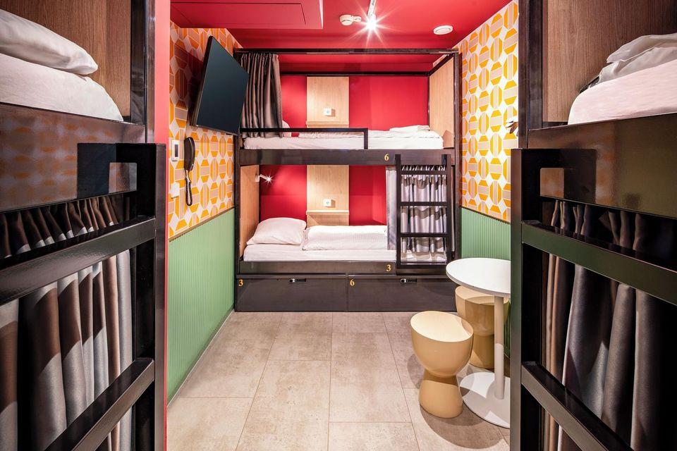Mixed Dorm, 6 People, Shared Bathroom, Tourist Inn 2/2