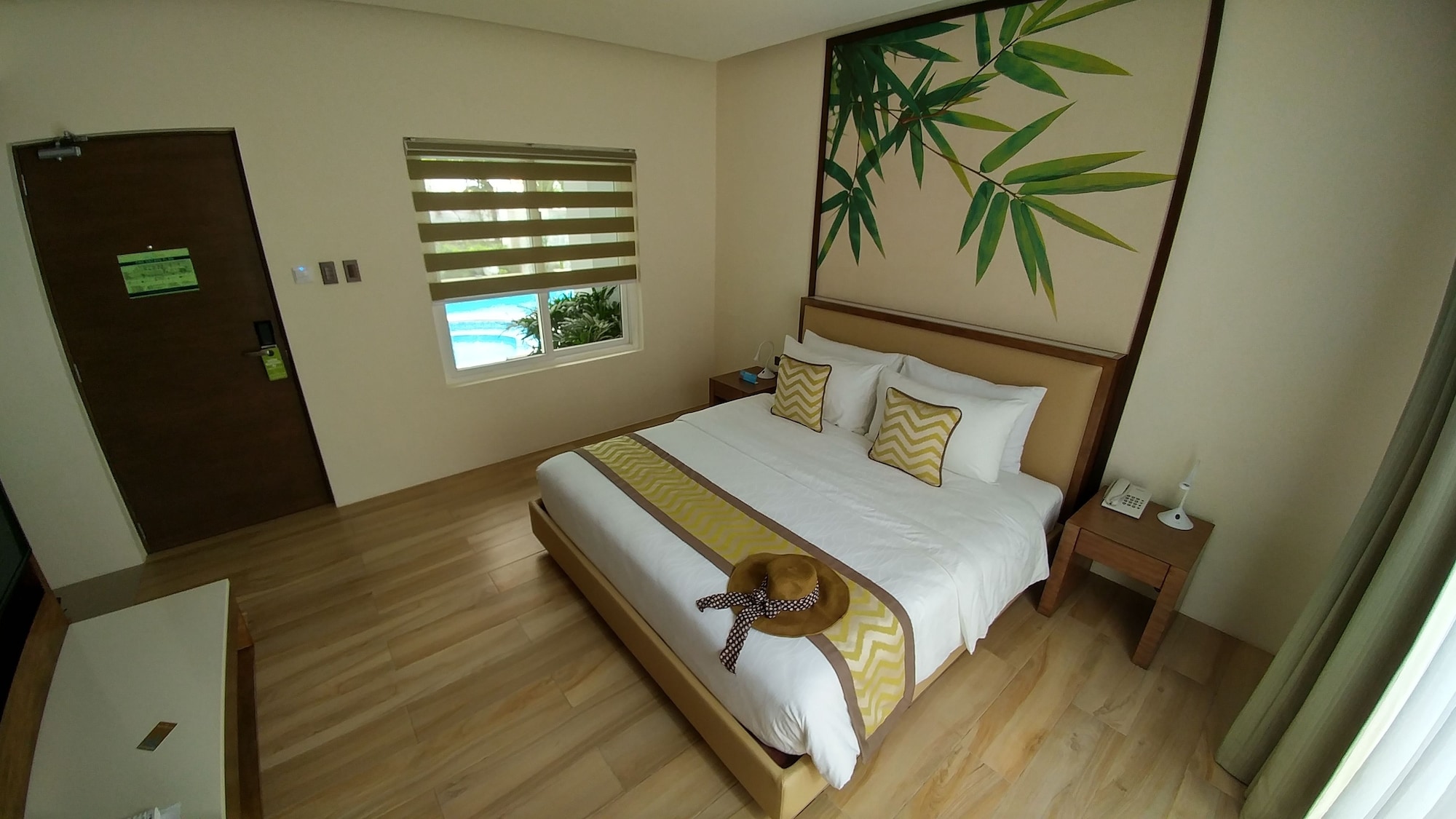 Garden Suite Pool Access