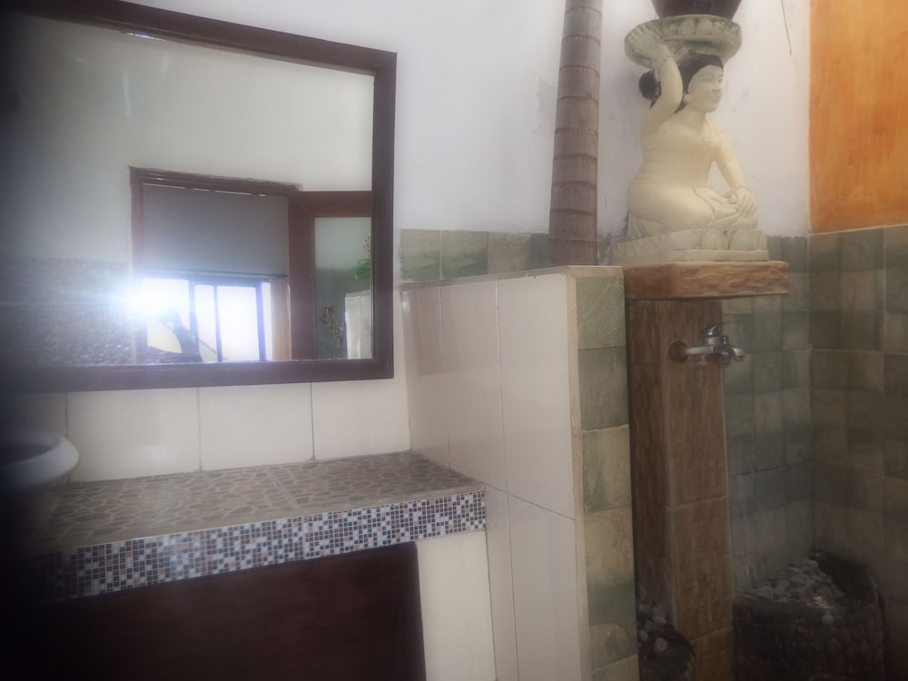 Bukit Indah Home Stay 49/50