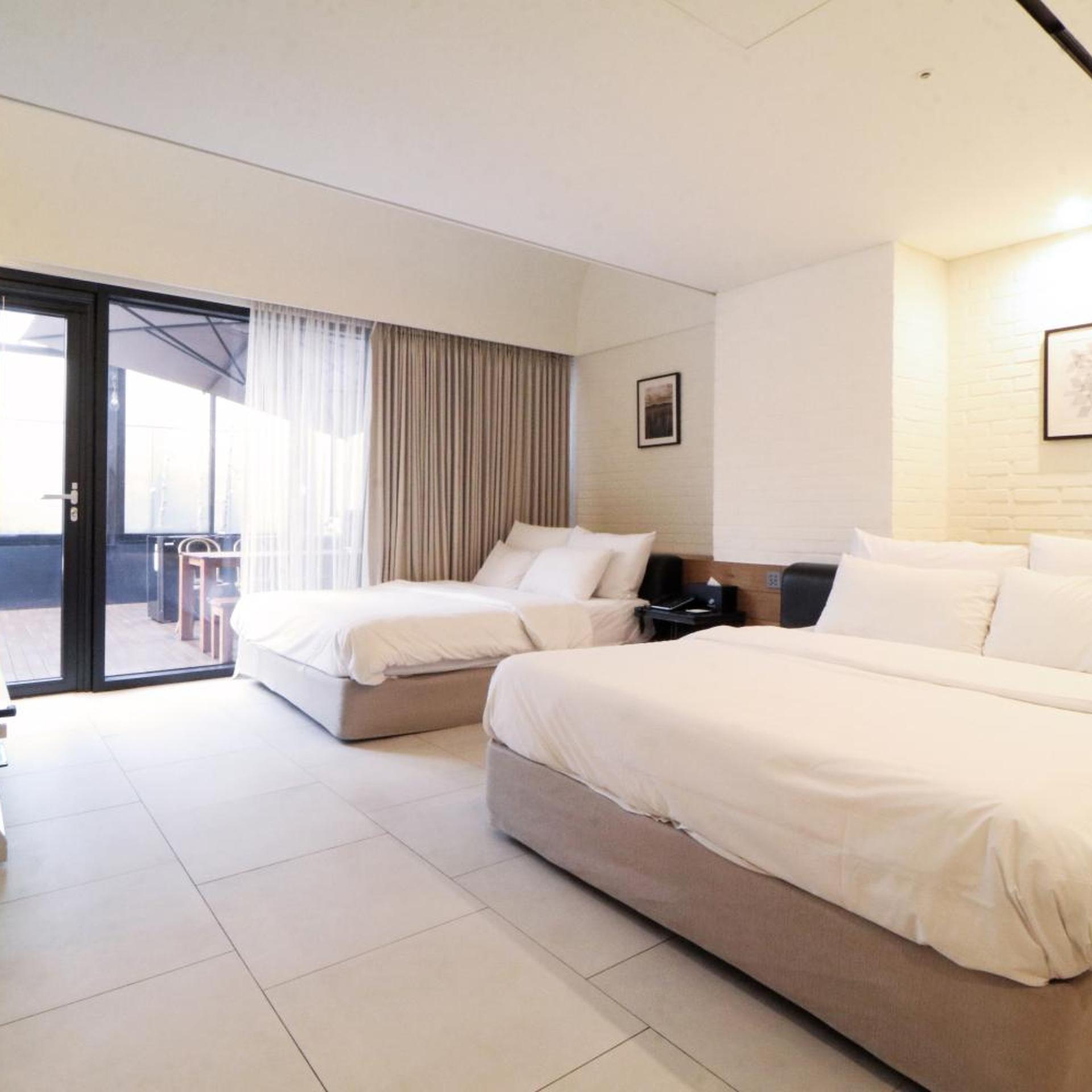SUITE, TERRACE