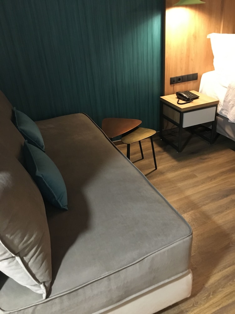 360 Degrees Pop Art Hotel 11/74