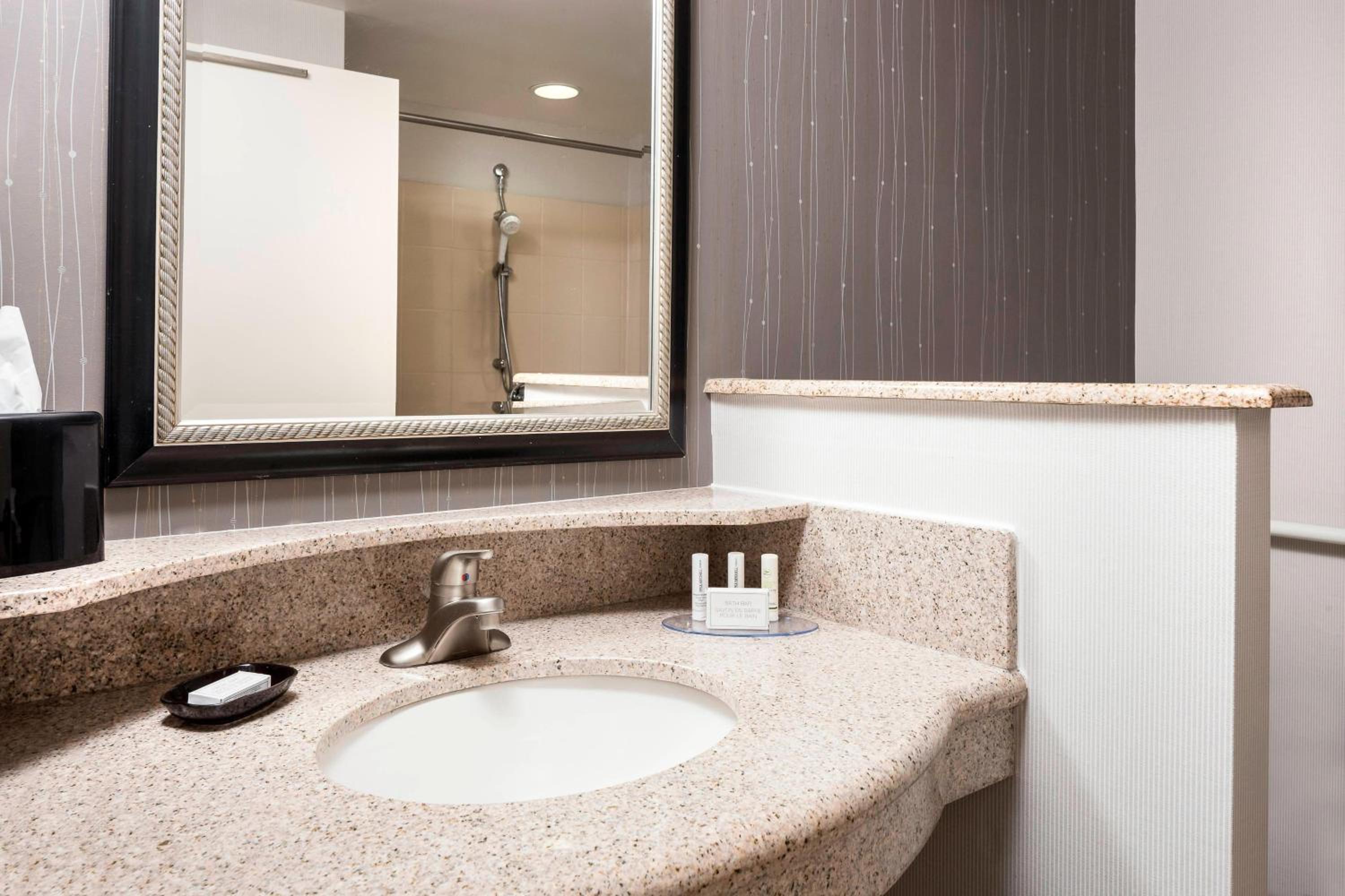 Room, 2 Queen Beds, Shared Patio, Accessible