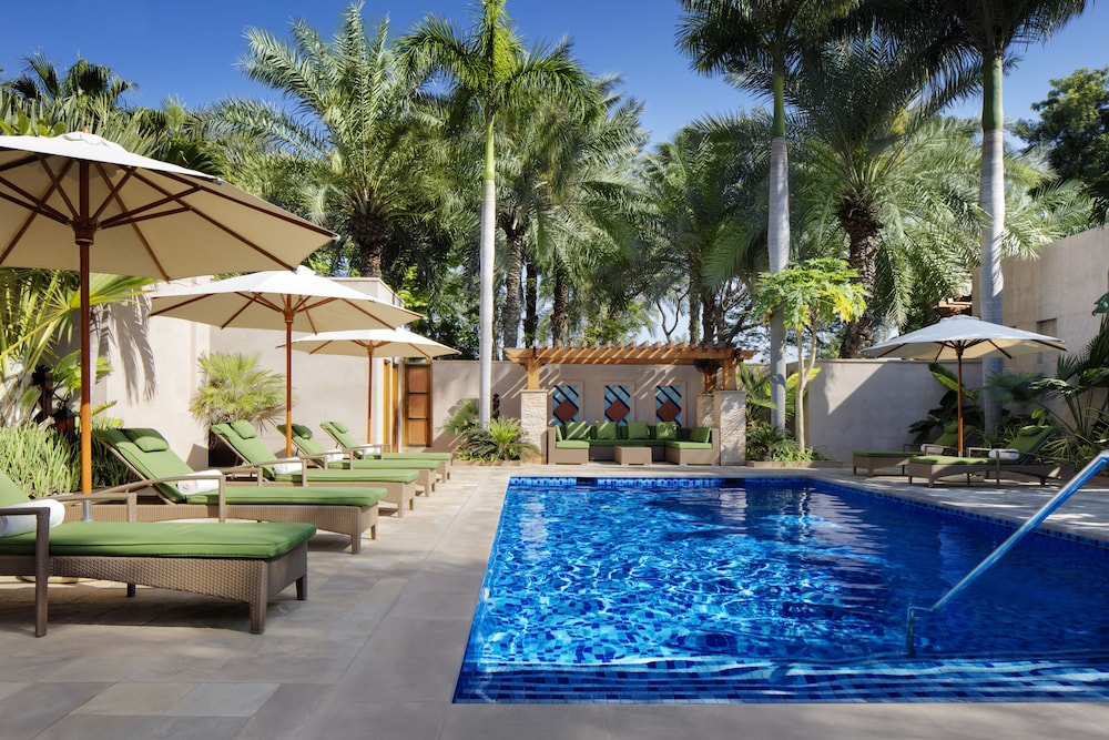 swimming pool spa