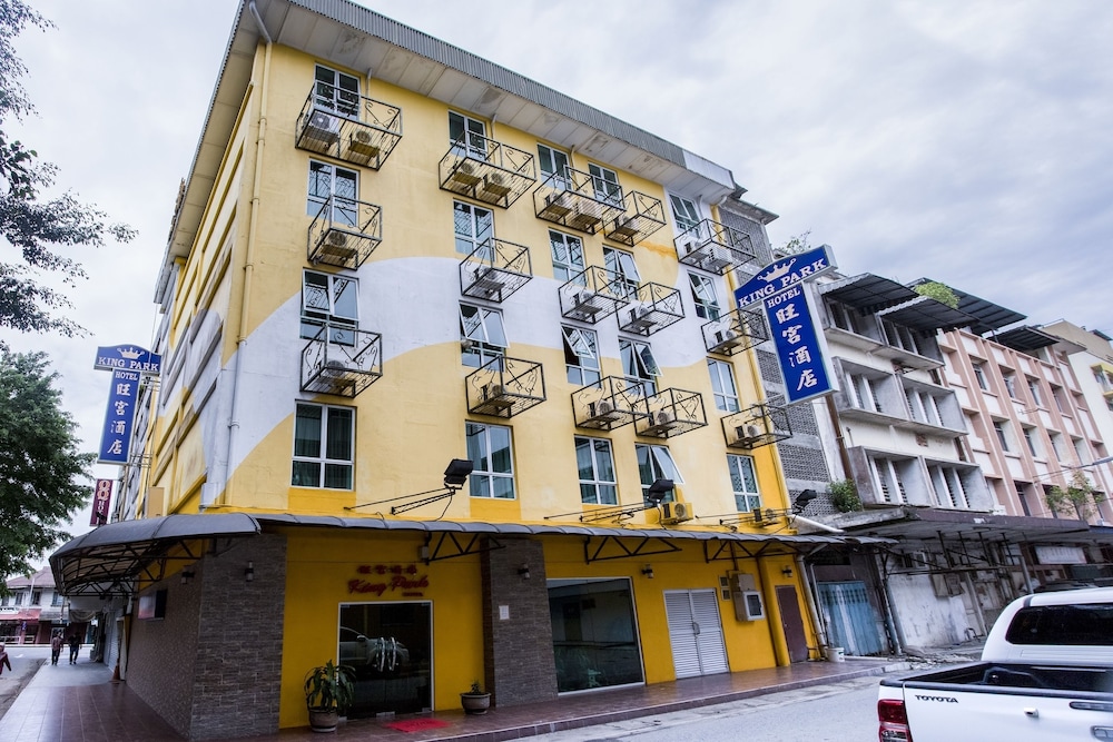 OYO 44037 King Park Hotel in LAHAD DATU