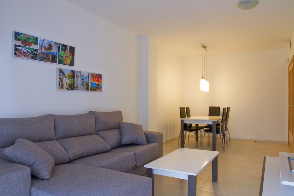 Rentalmar Families Paradise Village 16/43