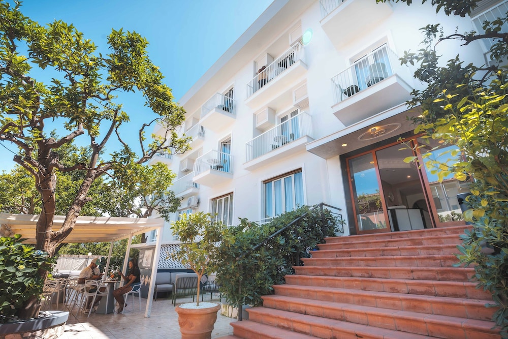 Hotel La Pergola Sorrento 9/68