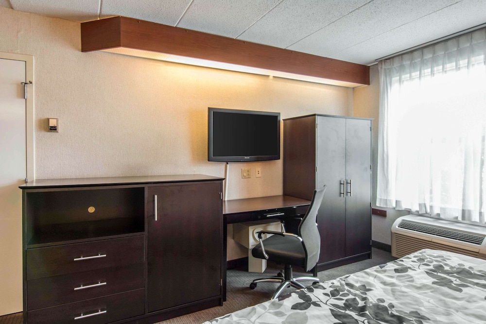 Sleep Inn Lake Wright Norfolk Airport 40/55
