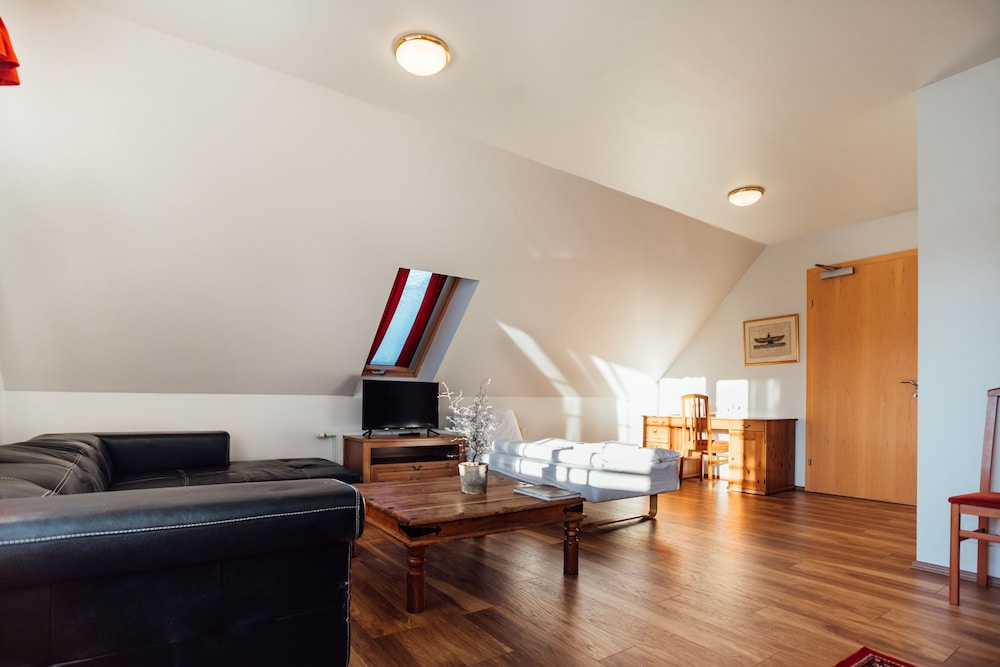 Laxnes Hotel 46/63