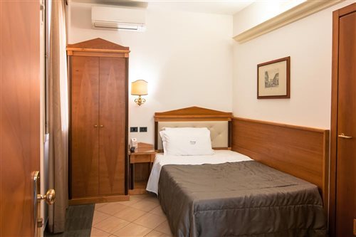 Room, Single