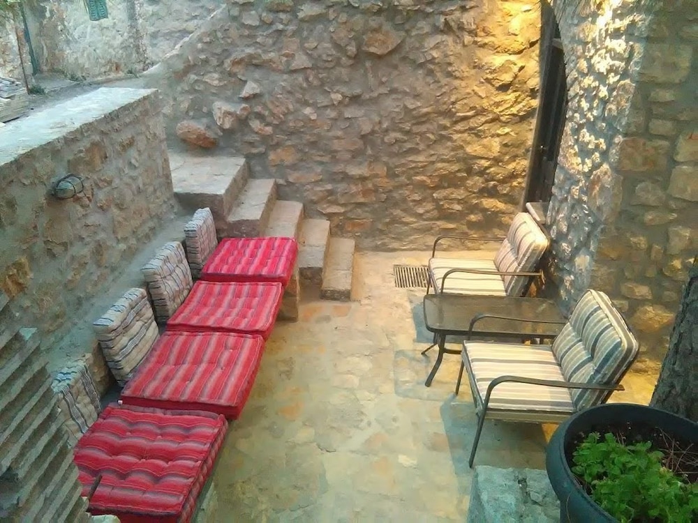 Spitakia 29/50