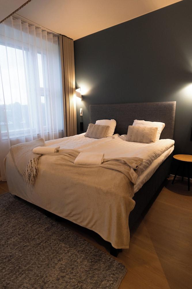Postmaster Hotel 2/40
