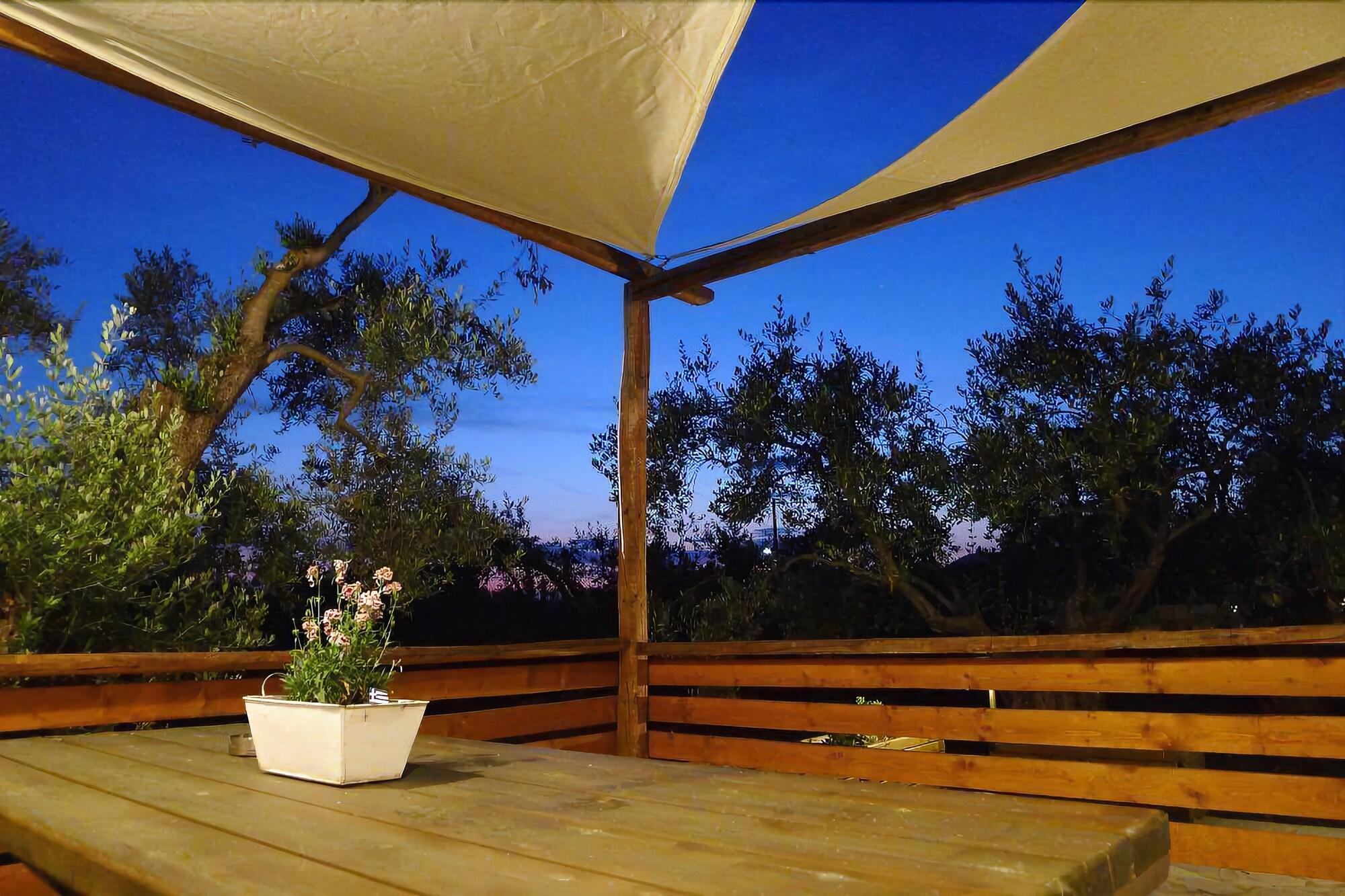 Ampoulos Rooms & Apartments 22/50