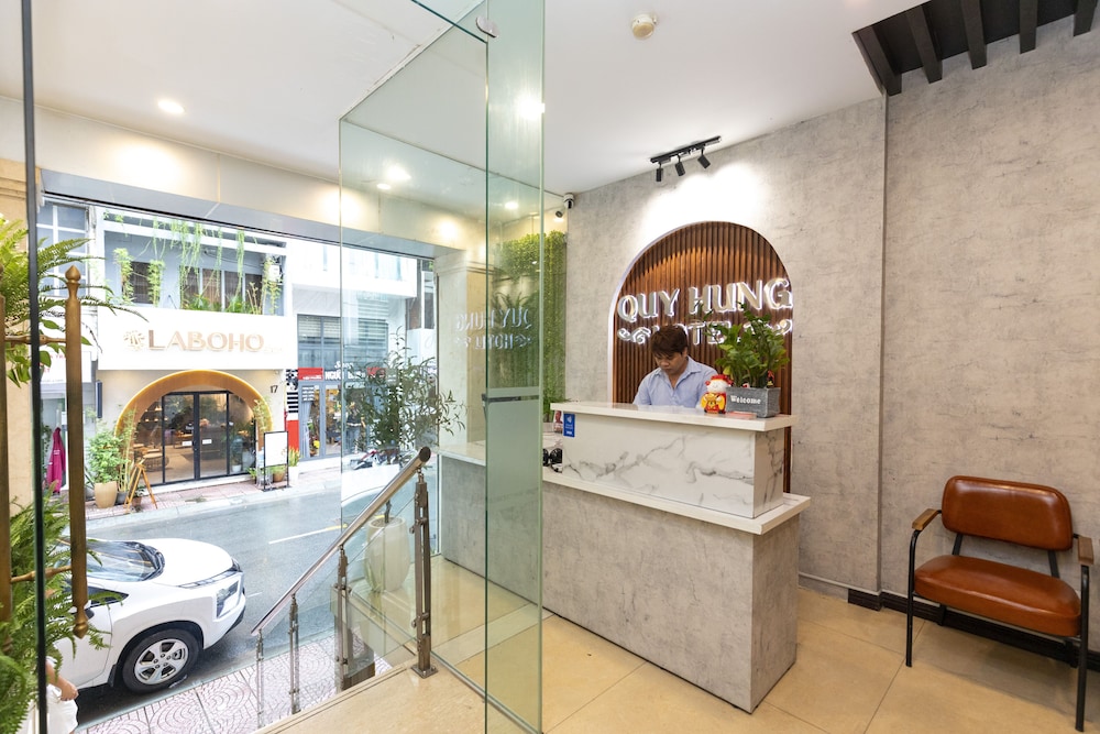 Quy Hung Hotel 7/75