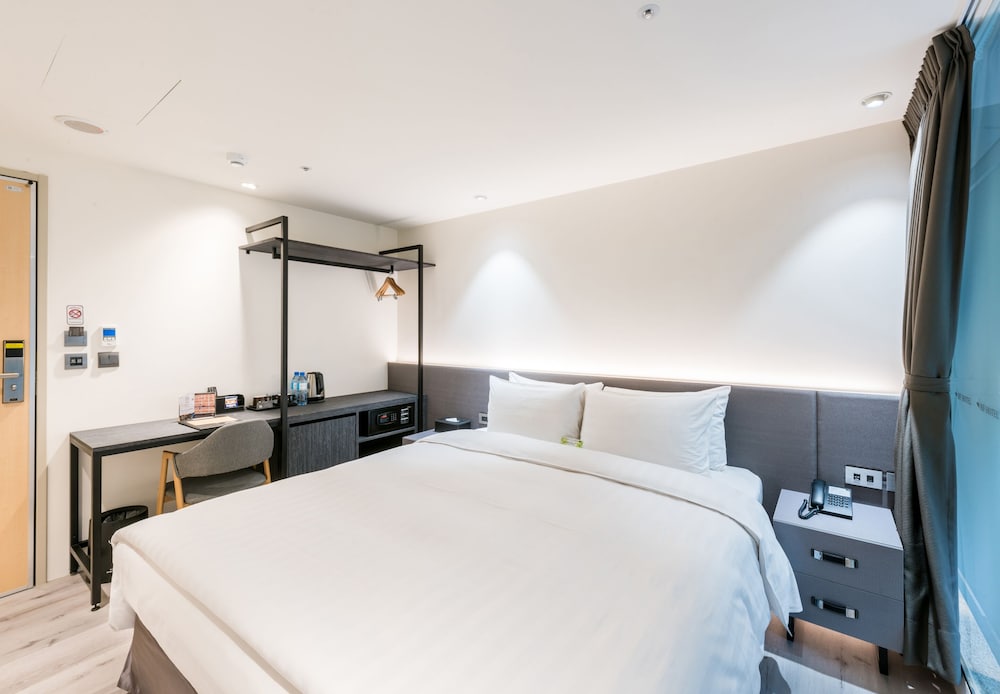 Rf Hotel 28/74
