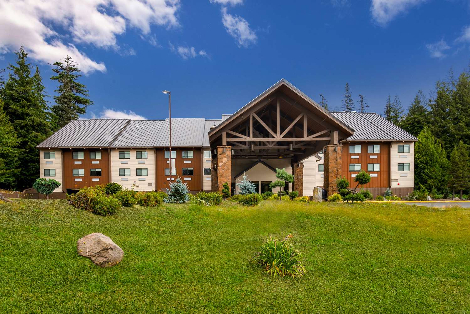 Best Western Mt. Hood Inn 40/41