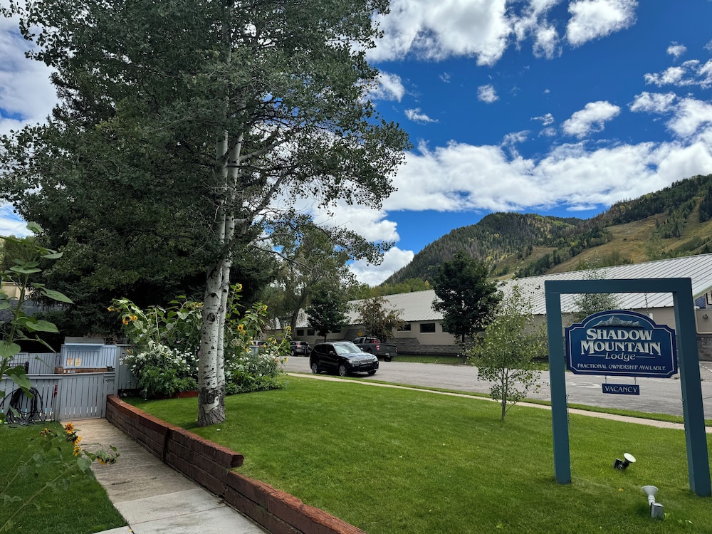 Shadow Mountain Lodge 59/68