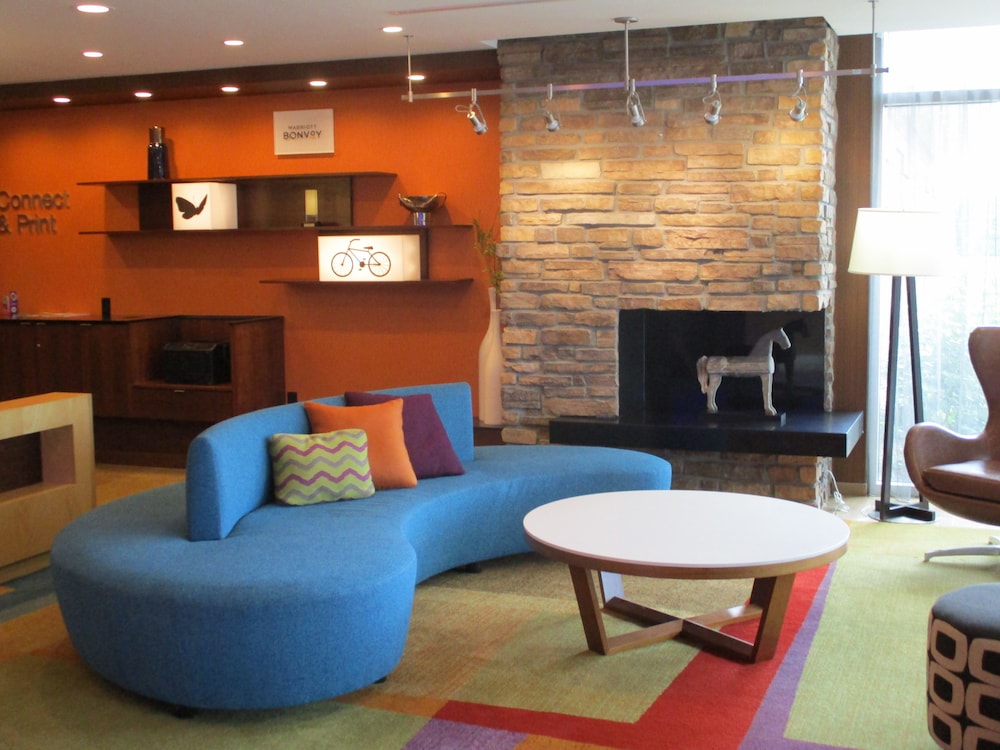 Fairfield Inn Suites Fremont 27/44