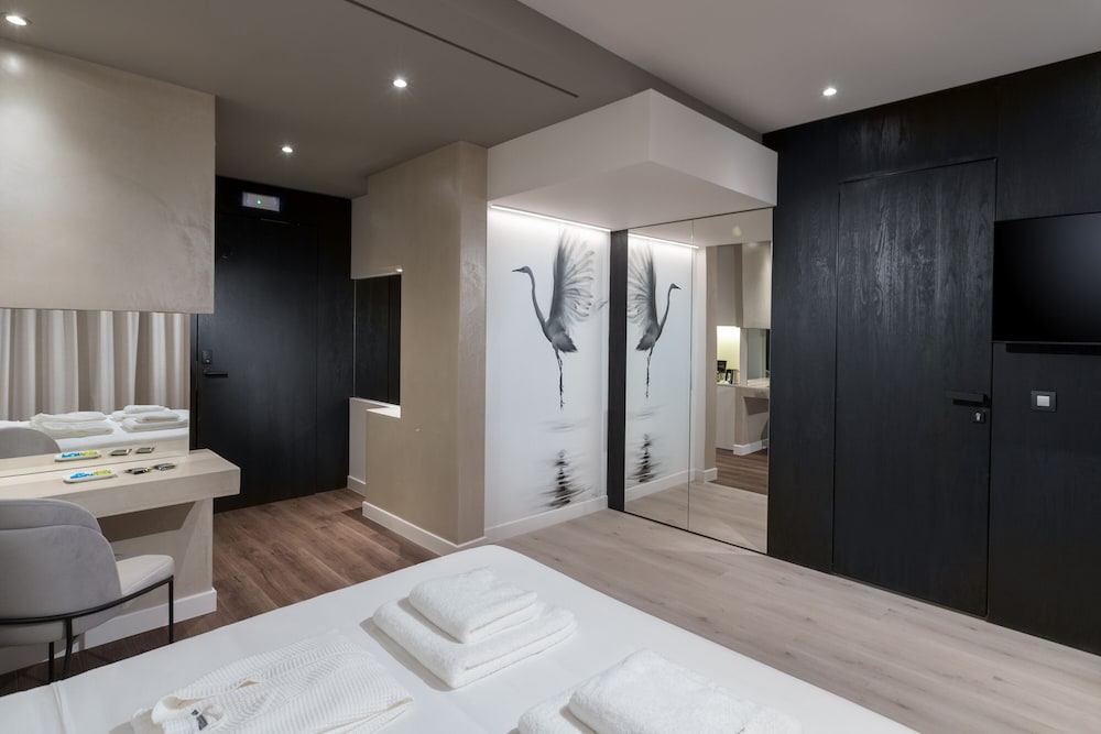 Ivis 4 Hotel 22/56