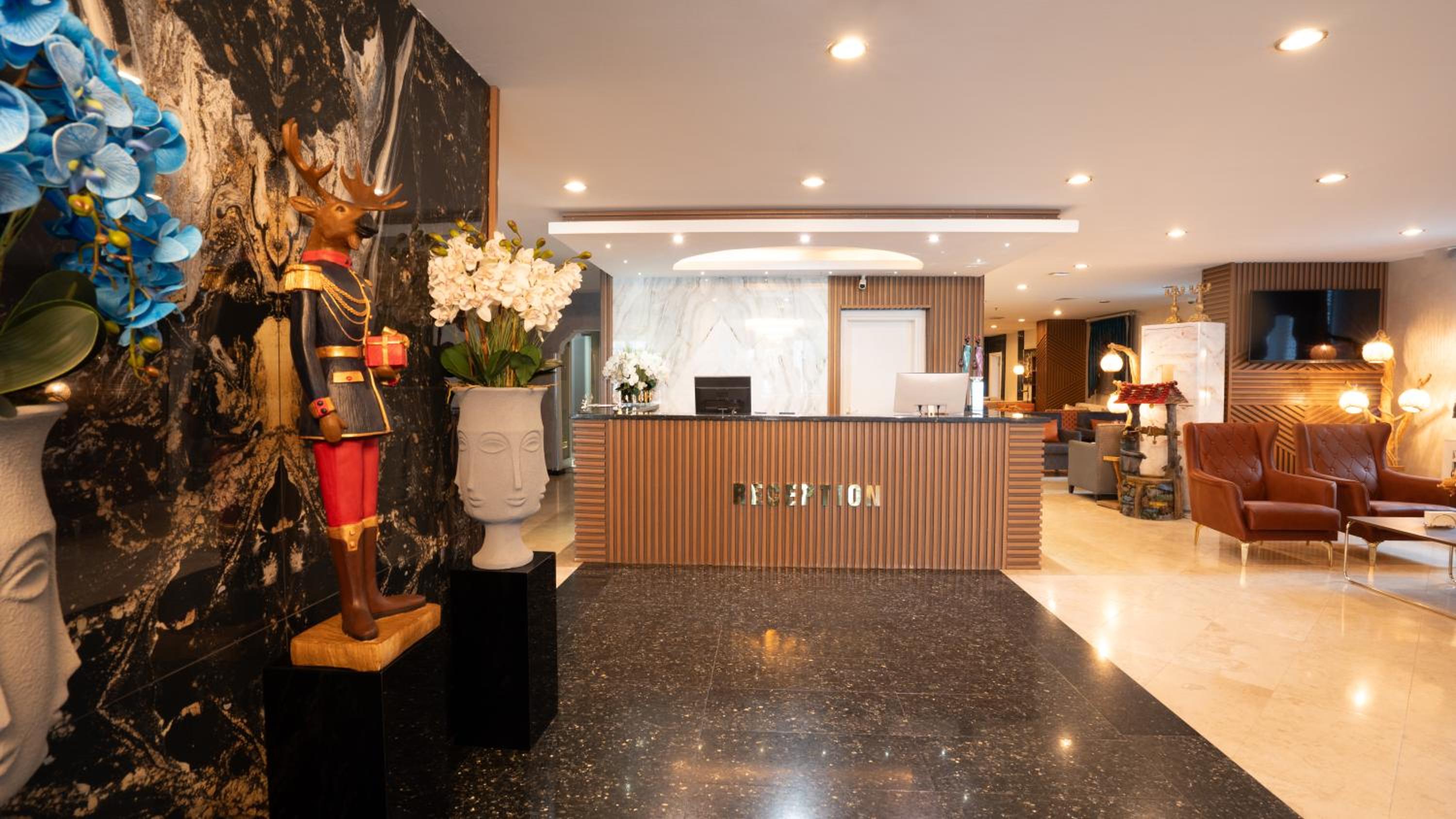 Grand Ani Hotel 5/43