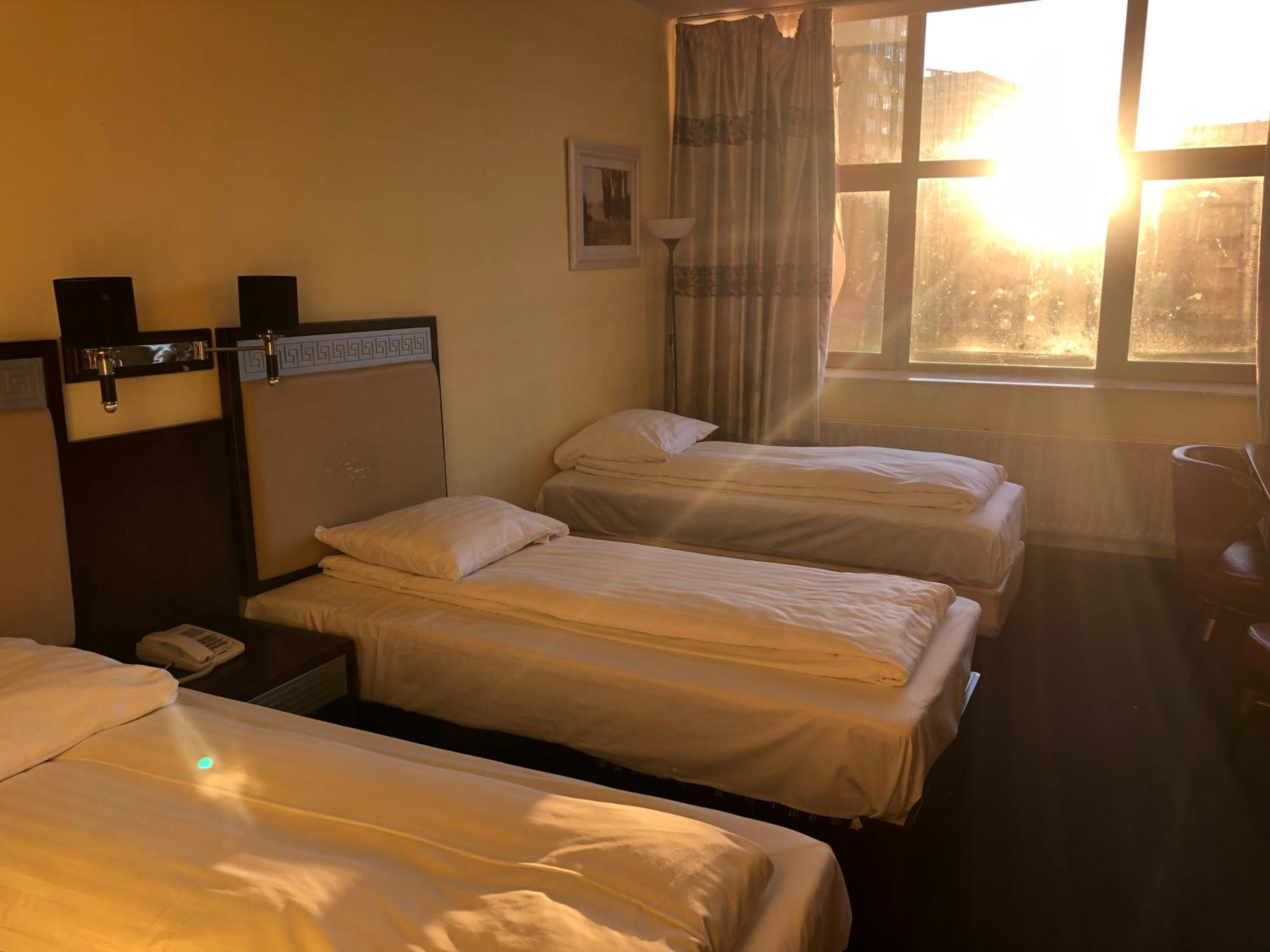 Room, Triple