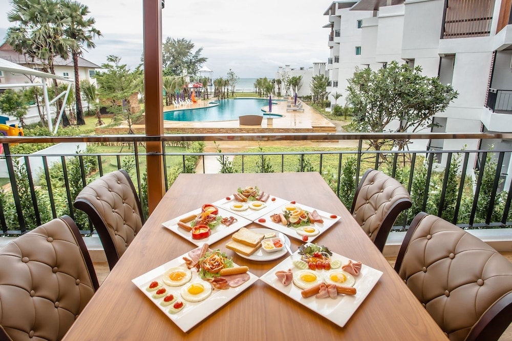Saint Tropez Beach Resort Hotel 49/74