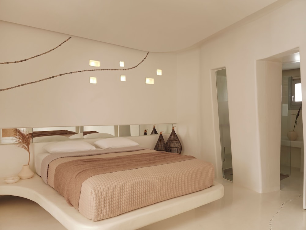Cocoon, Queen Bed, Garden View