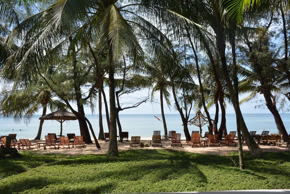 Ancarine Beach Resort 13/72