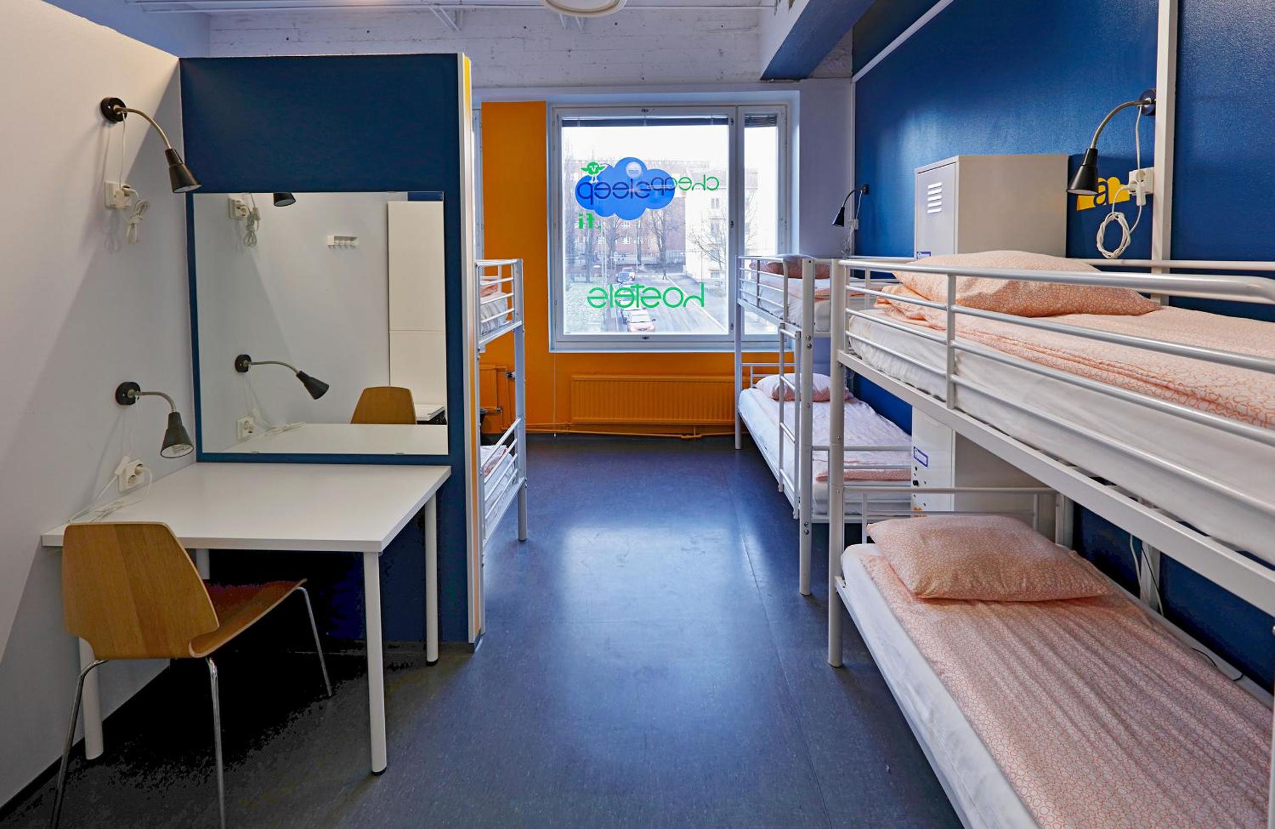 MIXED DORM, 8 BEDS