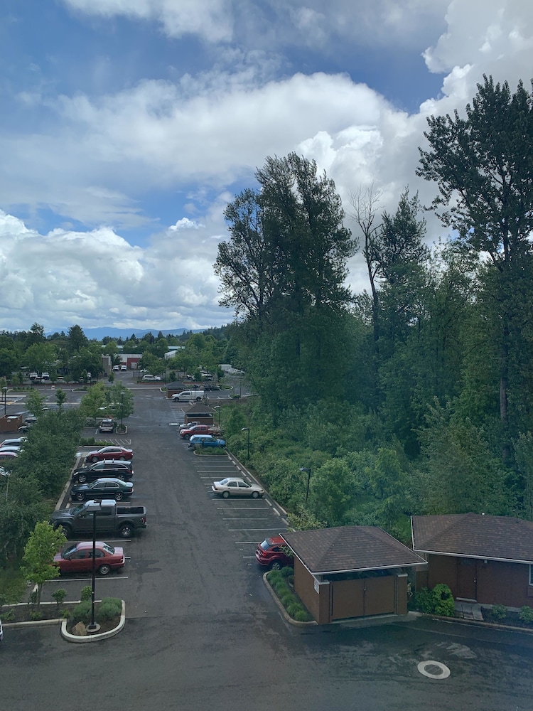 Fairfield Inn Suites Eugene East Springfield 44/47